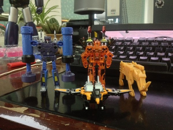 Transformers Masterpiece MP 16 Frenzy And Buzzsaw In Hand Images Reveal Weapons Options  (10 of 15)